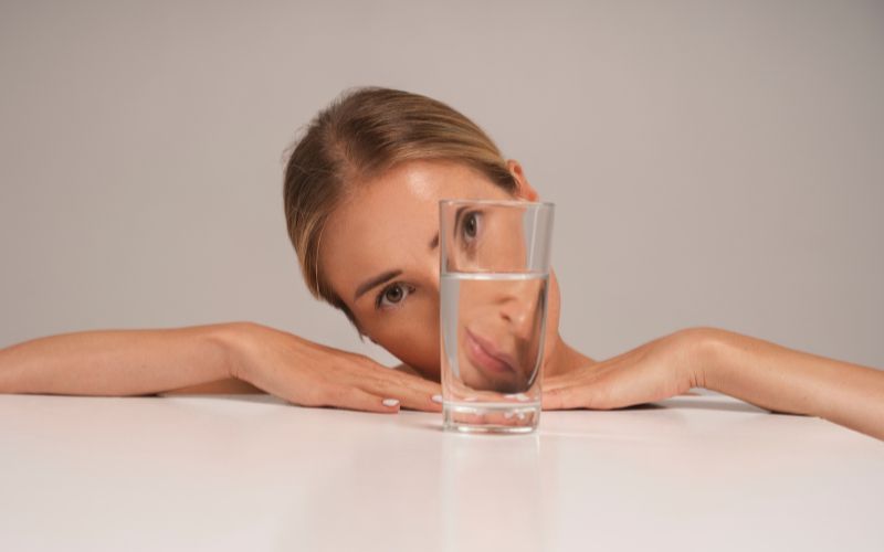 Women with a glass of water-Body Water Percentage